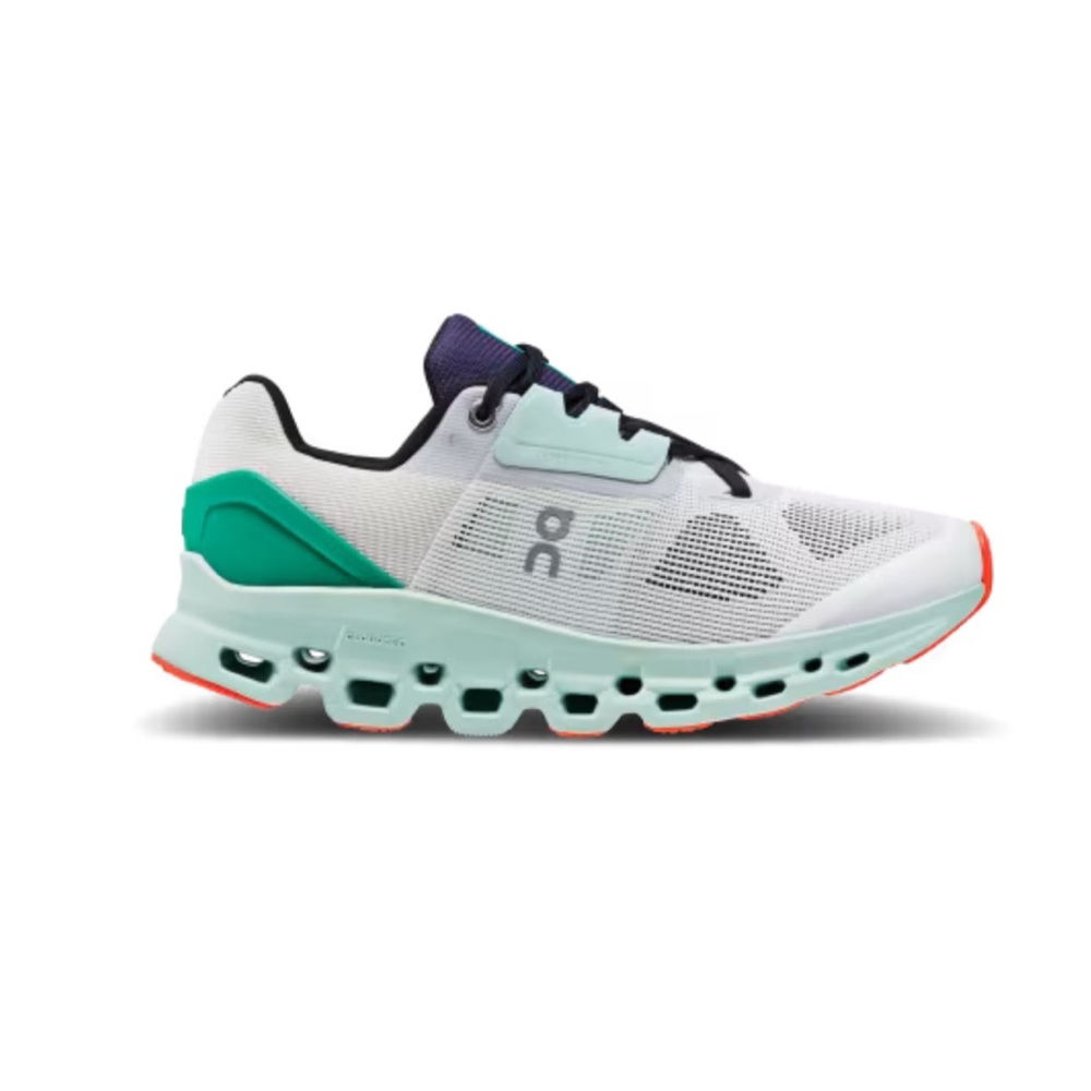 On Cloudstratus Shoes